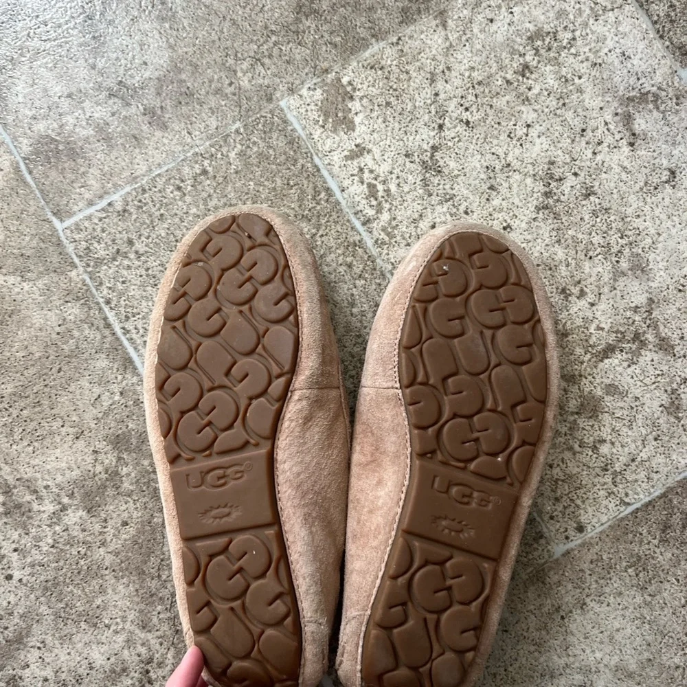 UGG woman’s Brown Suede Loafers - Picture 2 of 3